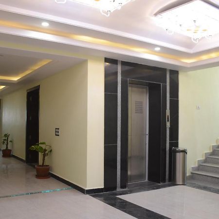 מלון ורנאסי Puja Residency מראה חיצוני תמונה