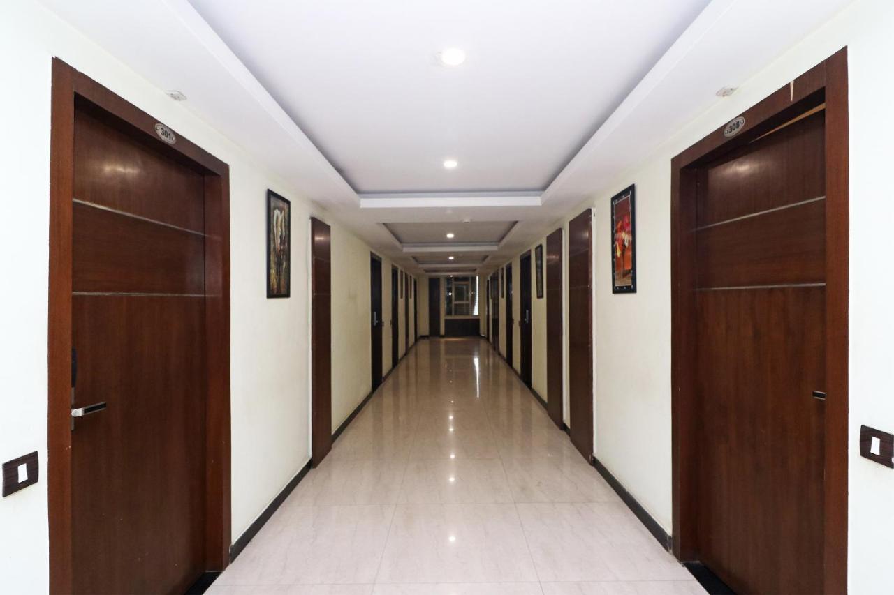 מלון ורנאסי Puja Residency מראה חיצוני תמונה